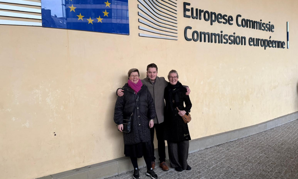 Kaakkois-Suomen vaikuttajavalmennettavat vasemmalta; Tarja Olli, Henri Hirvikallio ja Siru Lavikka.